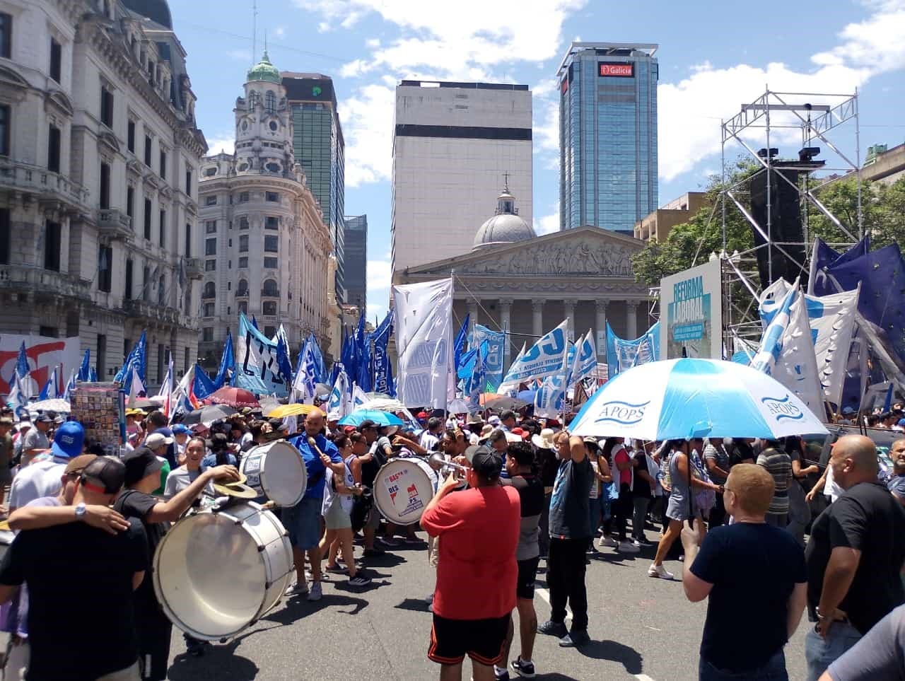 Paritarias 2026: La brecha entre la proyección inflacionaria del Gobierno y la demanda sindical de recuperación salarial augura un año conflictivo