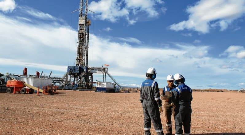 La acción de YPF subió un 1.100% en dólares en los últimos años: ¿es momento de vender?