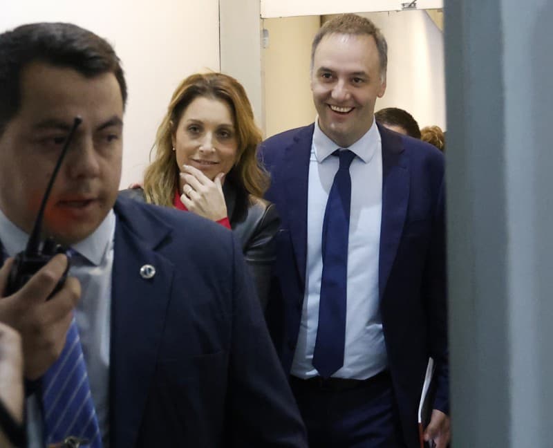 La jubilada que le prestó cien mil dólares a Adorni pidió en 2025 un subsidio de 60 mil pesos en la Ciudad